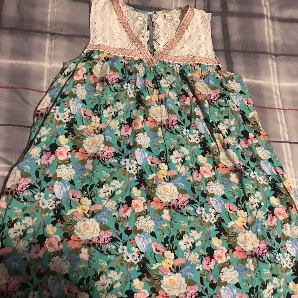 sleeveless tunic floral top
